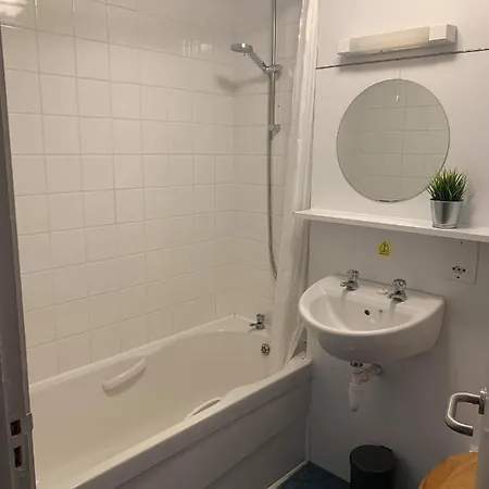 The Royal Oak מלון 2*