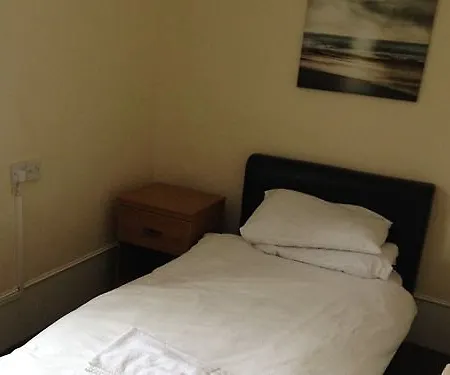 Отель The Royal Oak 2*