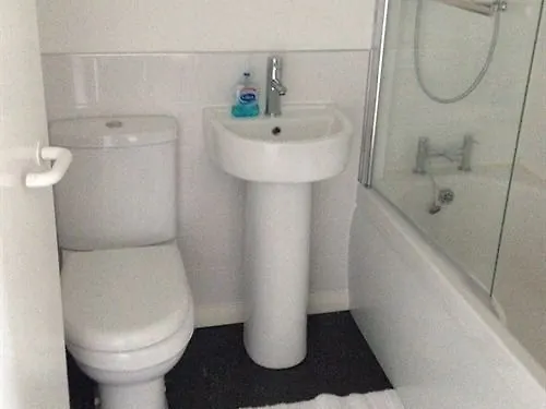 מלון The Royal Oak 2*